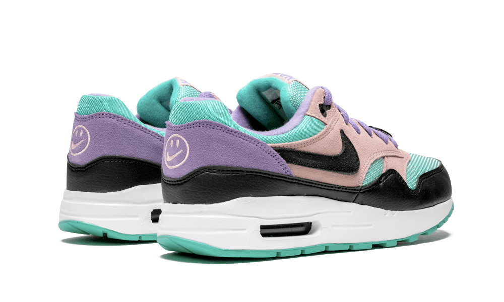 have a nike day air max 1 gs