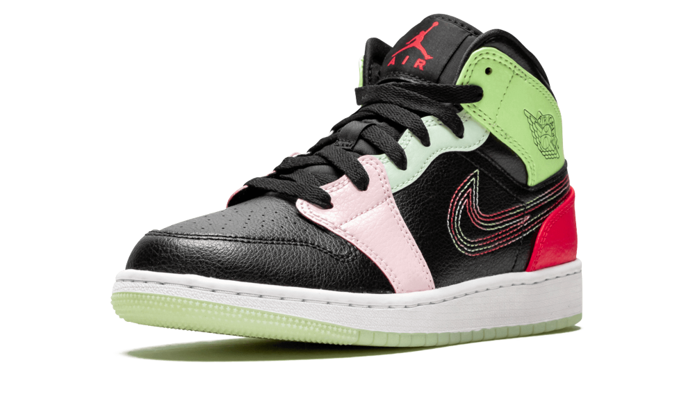 glow in the dark jordan 1 mid