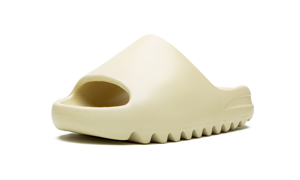 Yeezy Slides 'Bone' - FW6345 - Restocks